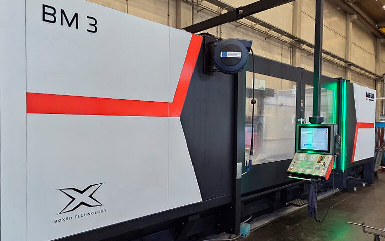 Nuestra nueva fresadora LAGUN BM 3 amplía nuestras capacidades de fresado CNC